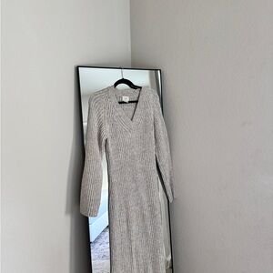 H&M V-Neck knitted dress